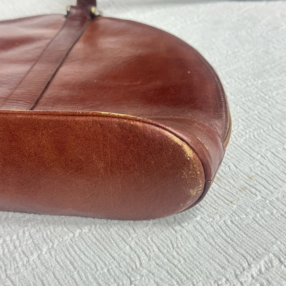 Genesis by Sabina70s/80s Reddish Brown Equestrian Domed Bag With Brass Ring​ - Picture 5 of 16